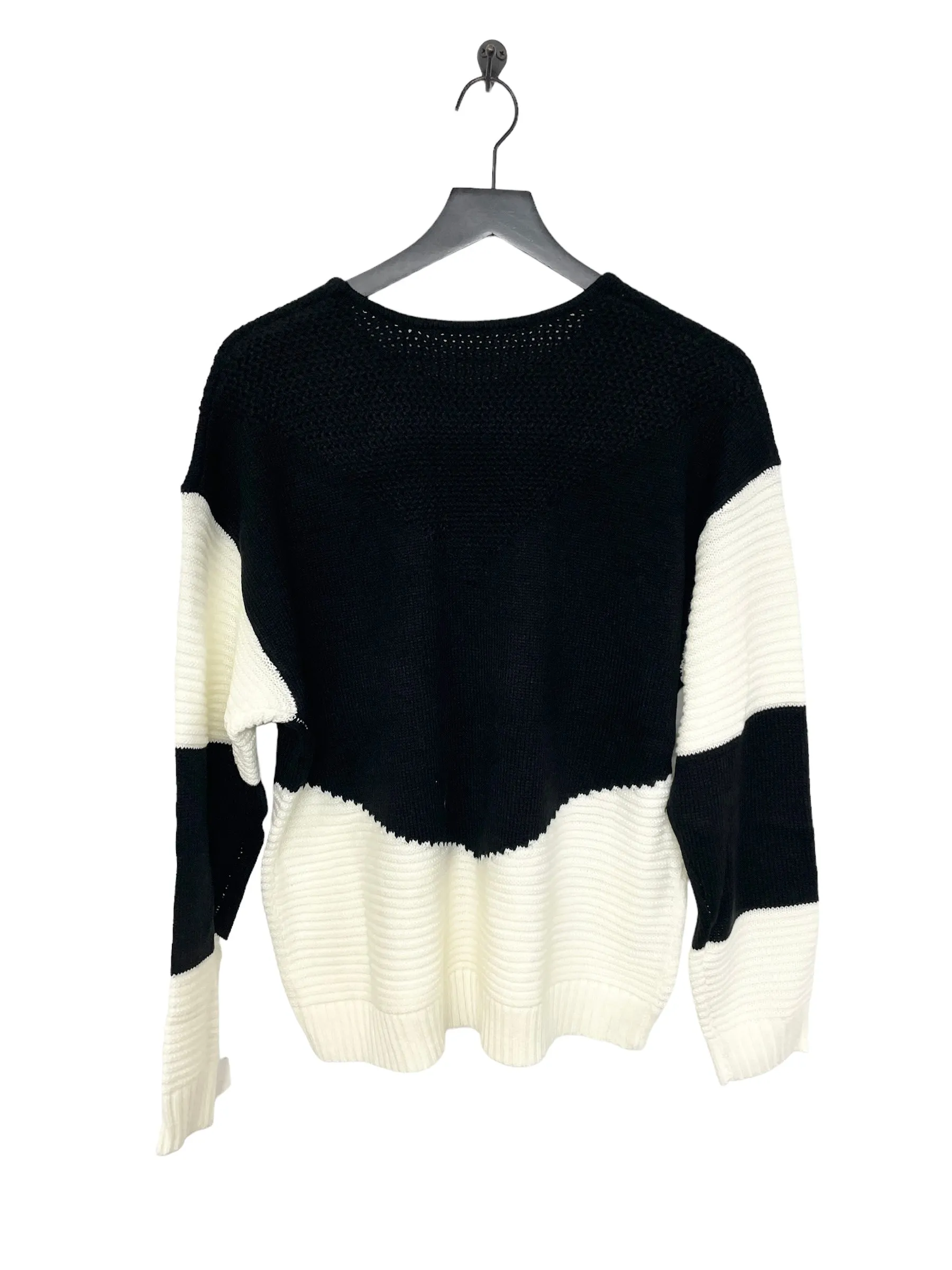 Black Cream Sweater Clothes Mentor, Size Xl