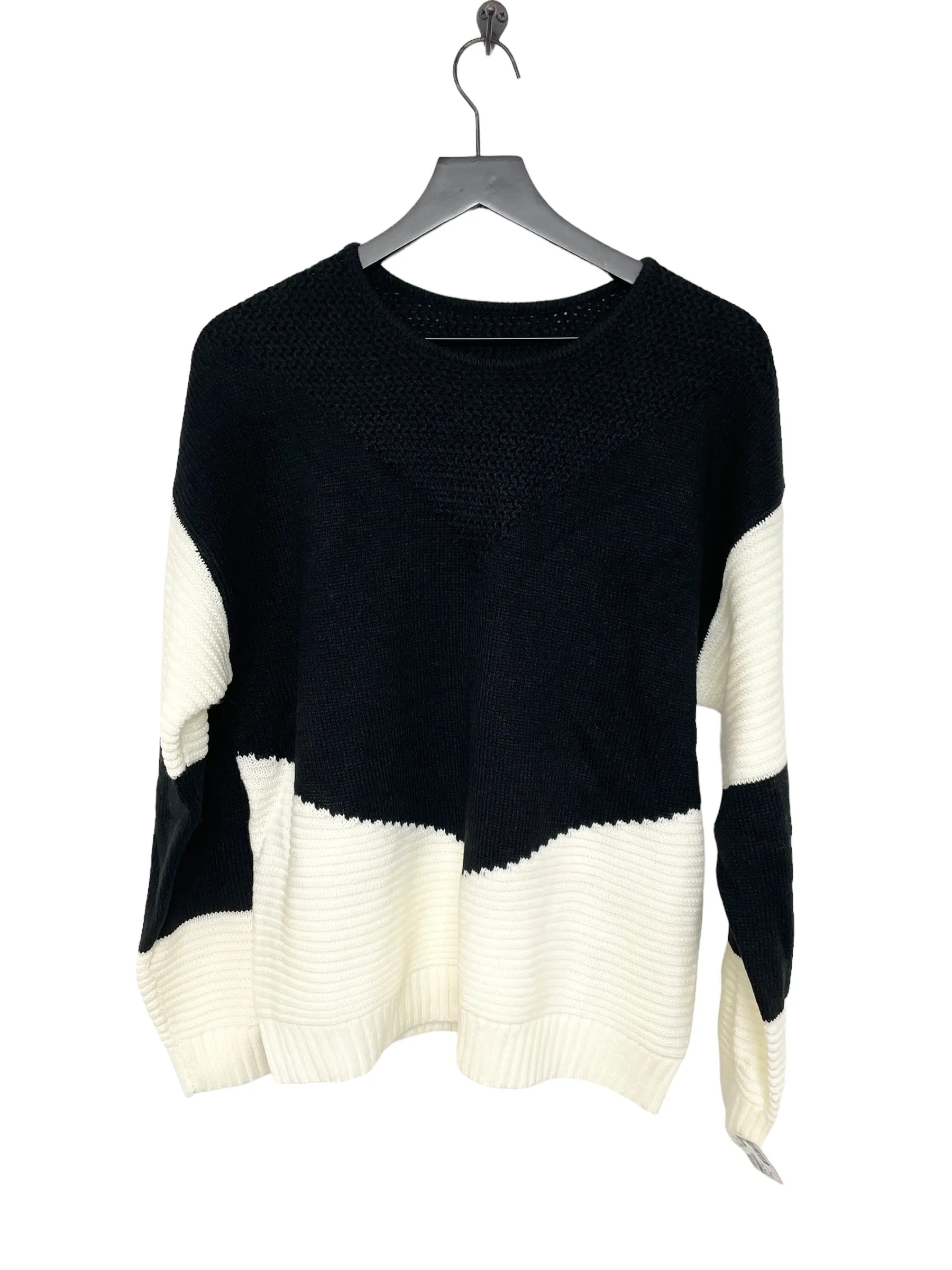 Black Cream Sweater Clothes Mentor, Size Xl