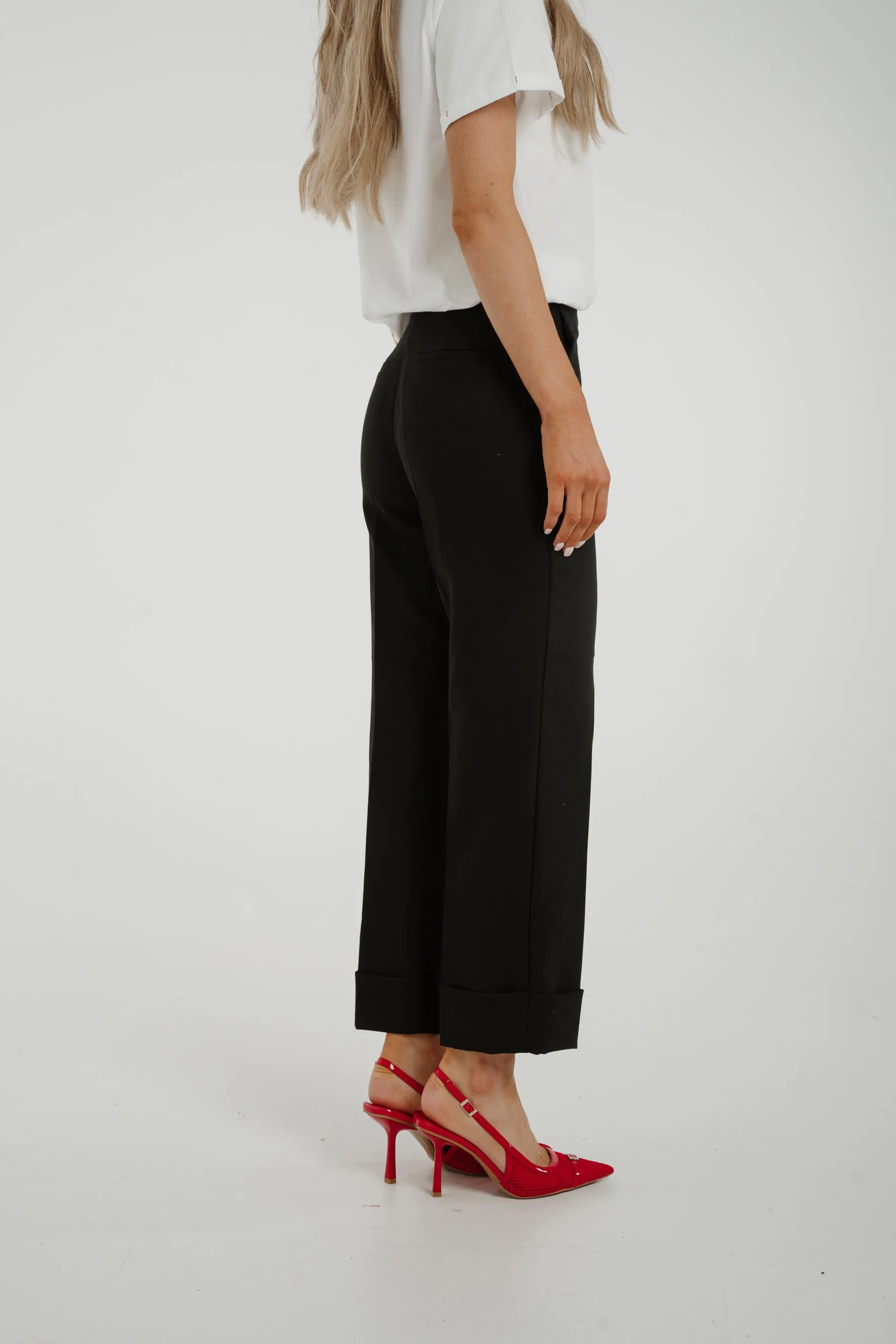 Cindy Cropped Straight Leg Trouser In Black