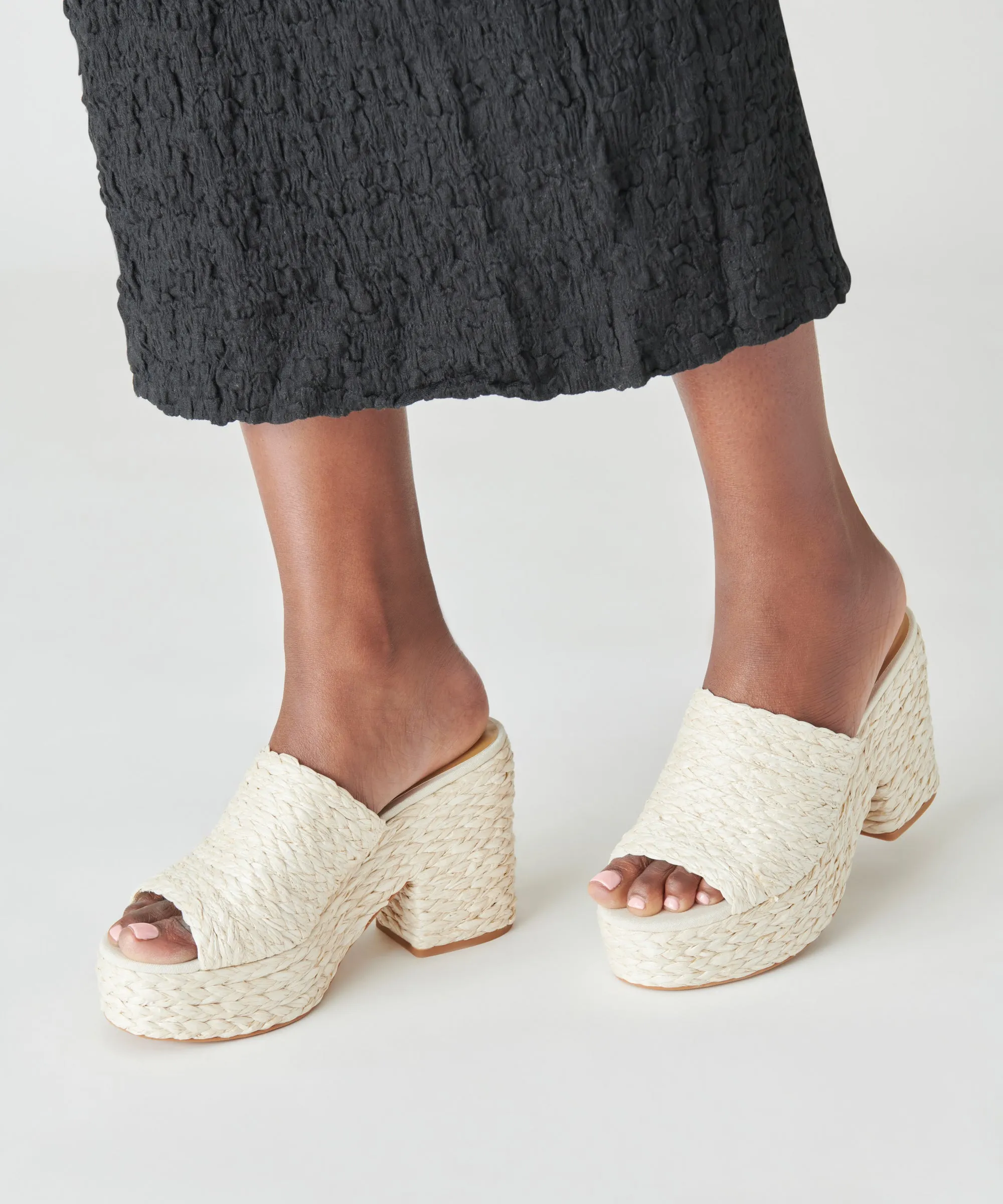 ELORA HEELS OFF WHITE RAFFIA