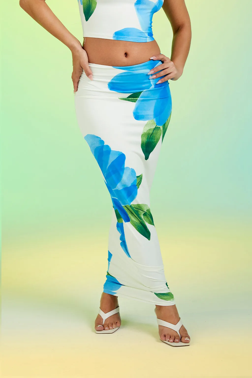 MAXI SKIRT IN WILD PEONY