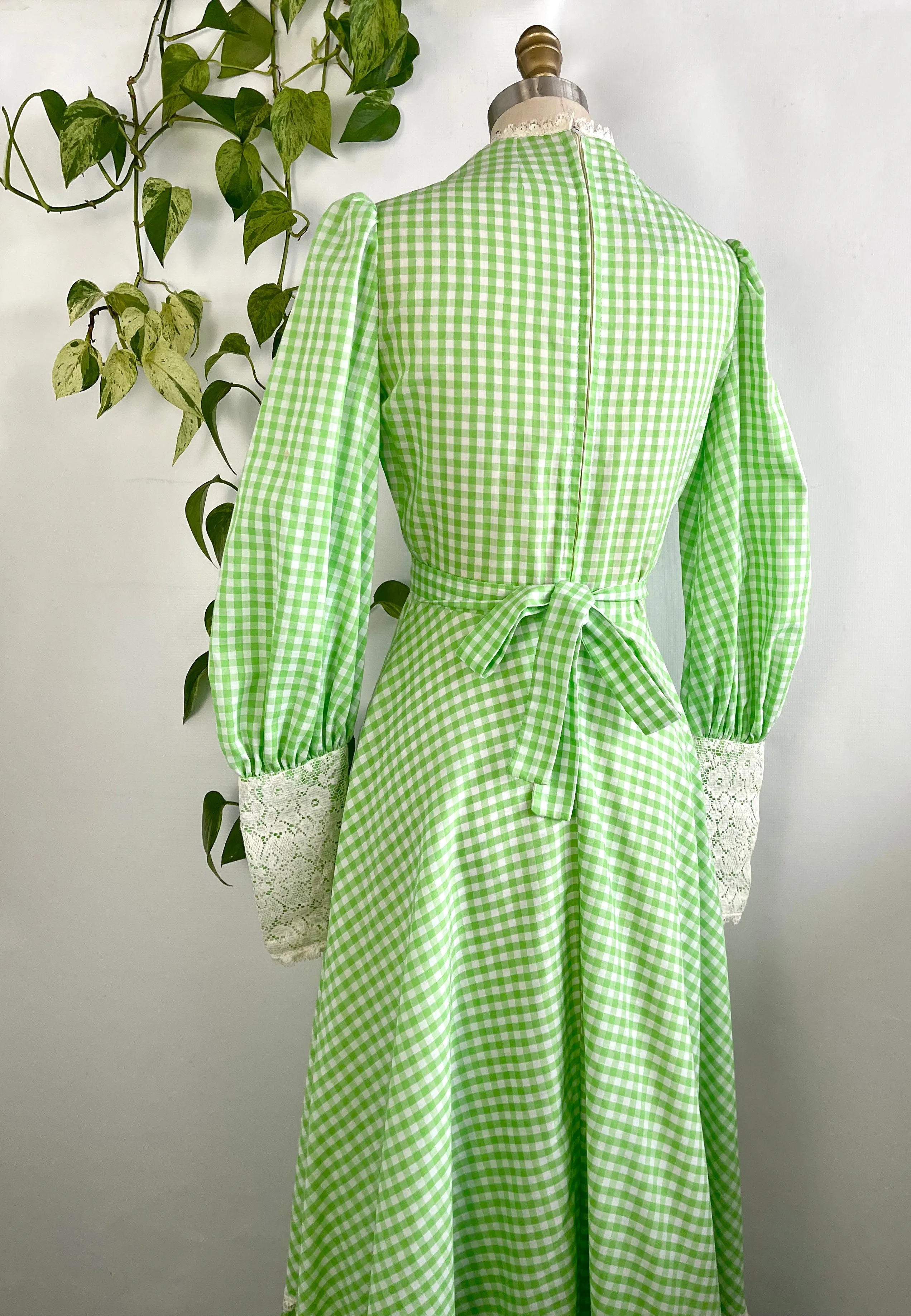 PRAIRIE TALE Vintage 70s Gingham Granny Dress, Size Small