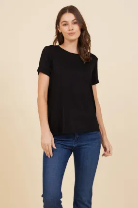 Soft Touch Short Sleeve Pleat Back Crewneck in Noir