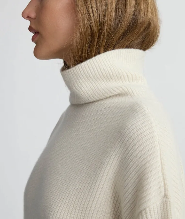 THE OVERSIZED TURTLENECK - ECO WHITE