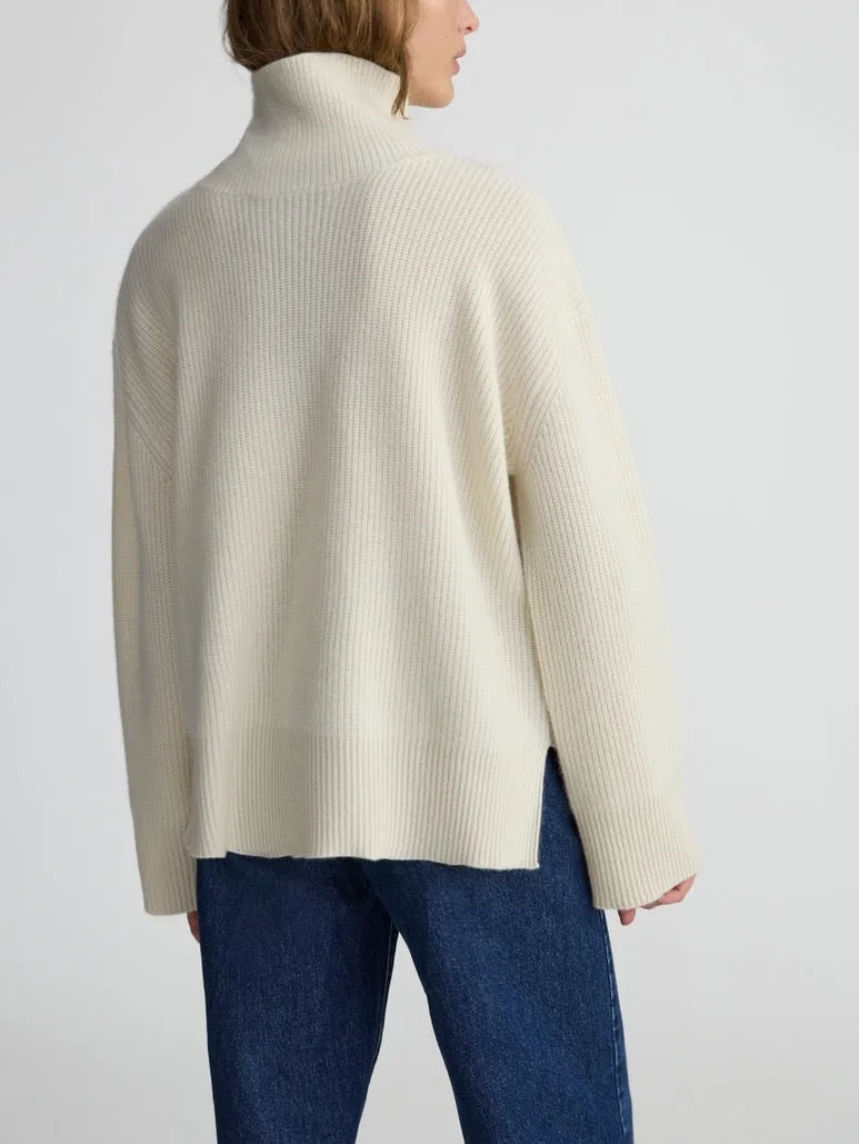 THE OVERSIZED TURTLENECK - ECO WHITE