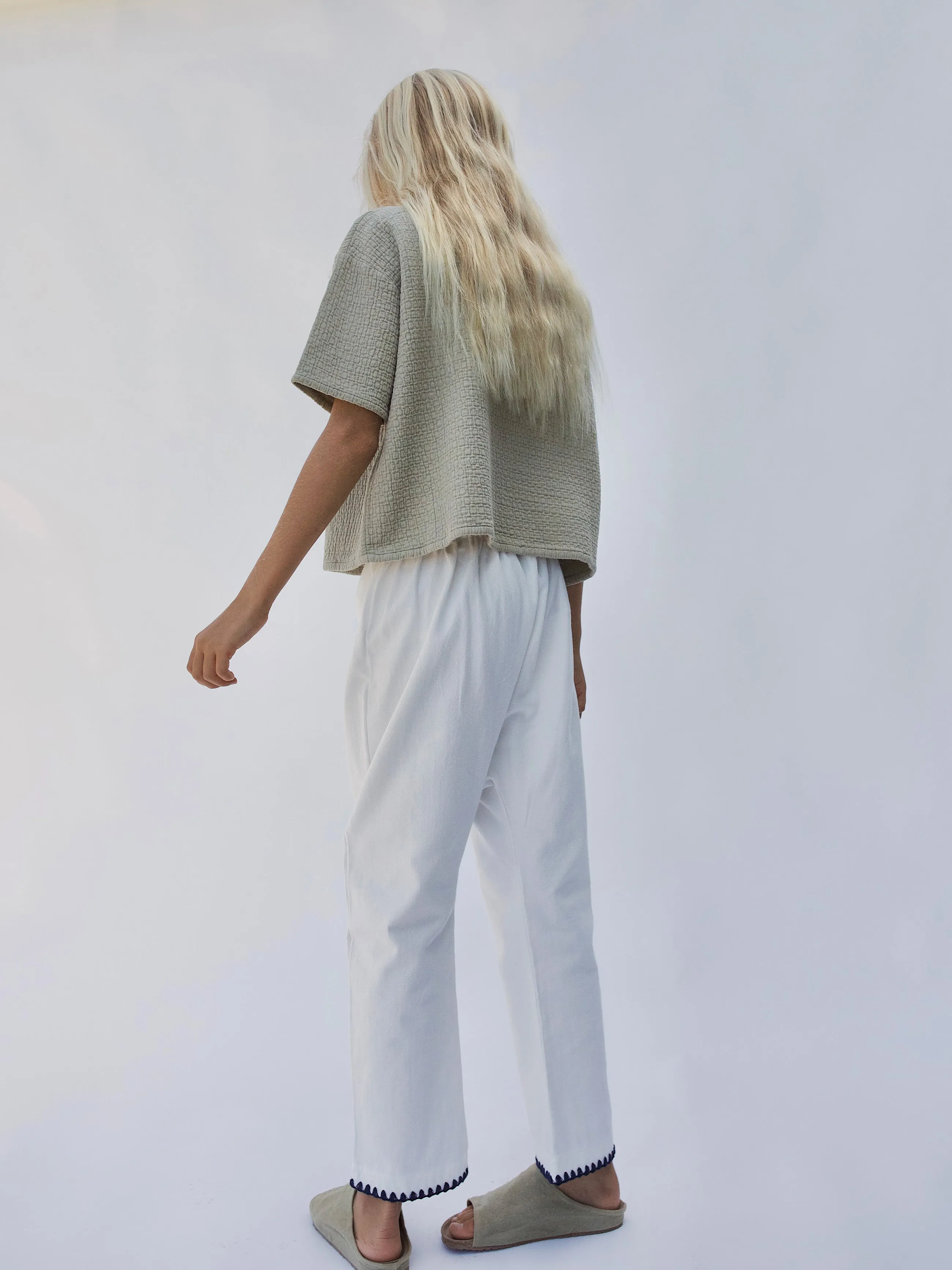 VALAN TROUSERS | WHITE WITH NAVY STITCH