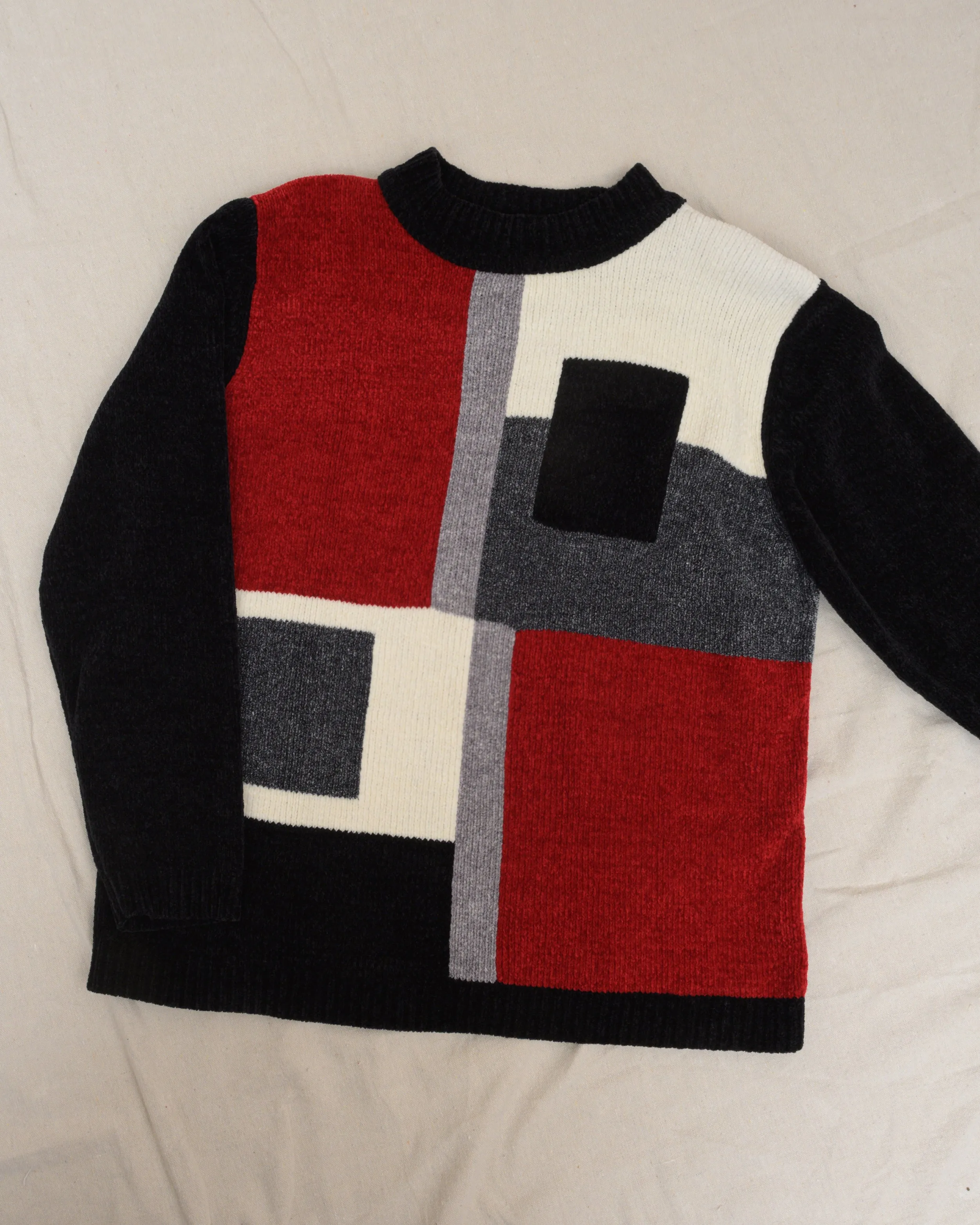 Vintage Retro-Inspired Geometric Chenille Knit Sweater (S/M) - Cozy Classic Style